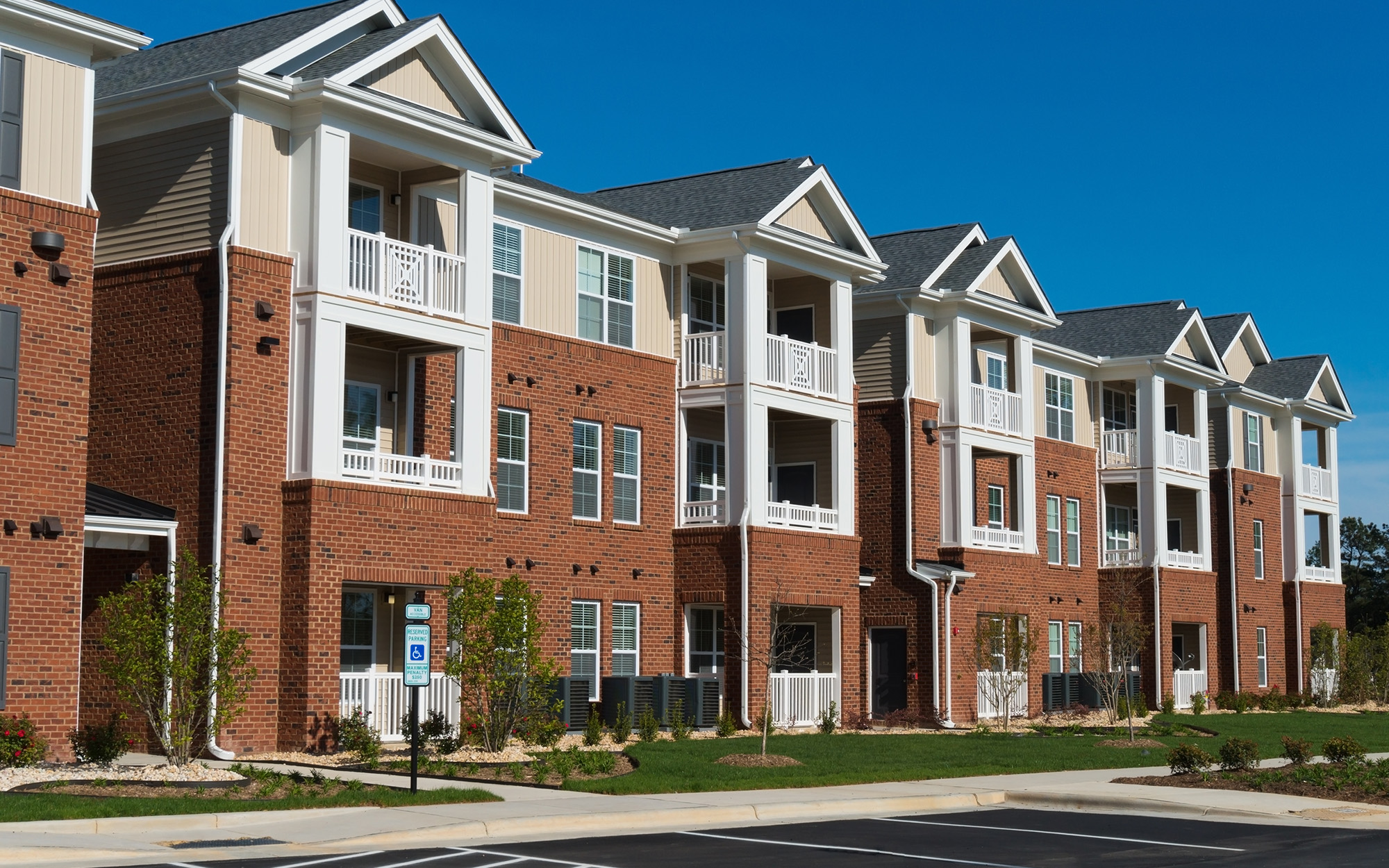 Senior Living Contracting 122809314.jpeg